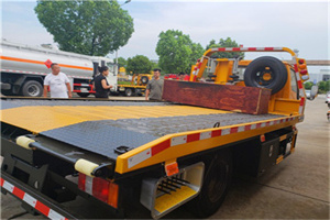 驿城区附近拖车电话号码服务